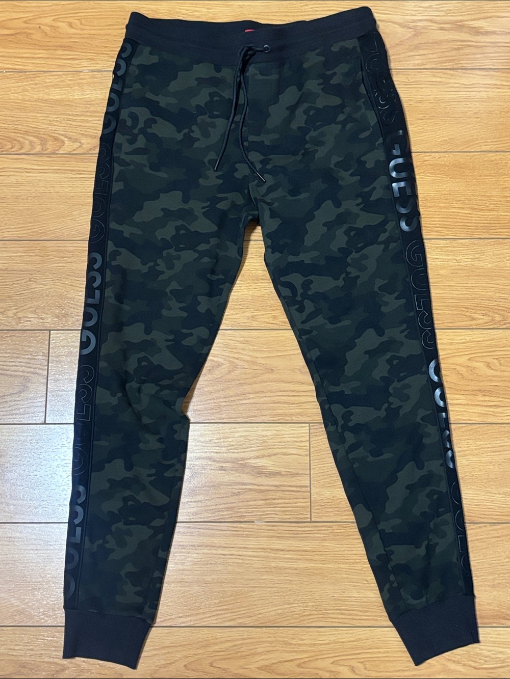 Guess Men's Green Camo Jogger Pants
